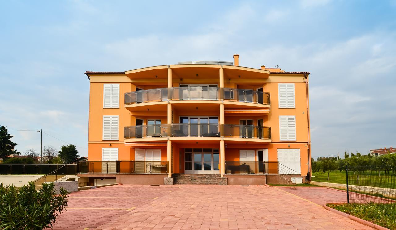 Apartman Andrea L Pomer Exterior photo